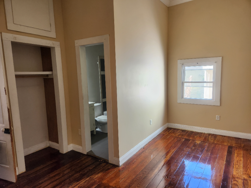 136B E Washington St - Photo 3 of 8