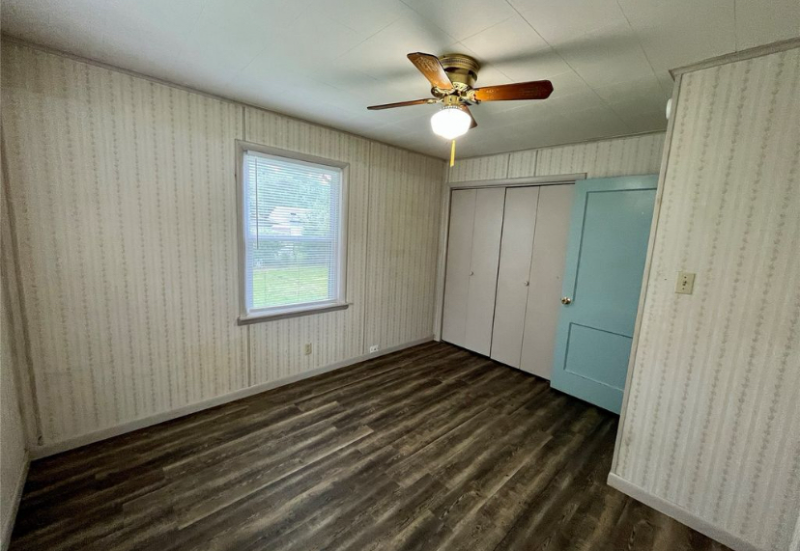 1613 Center Ln - Photo 7 of 9