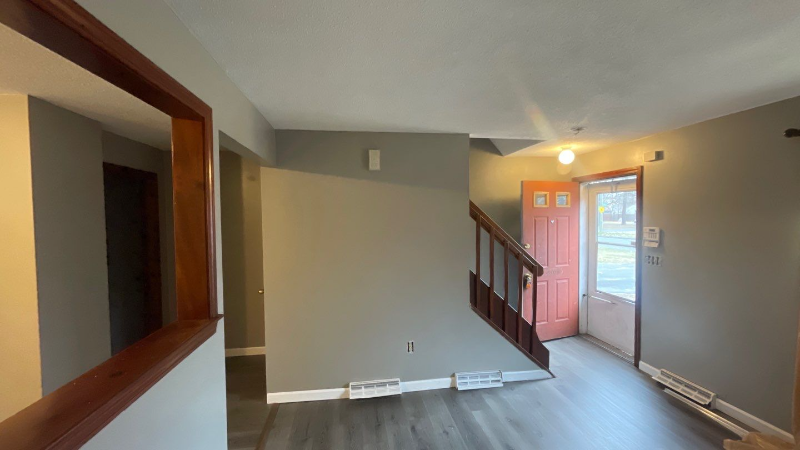 65 Wisteria St - Photo 5 of 13