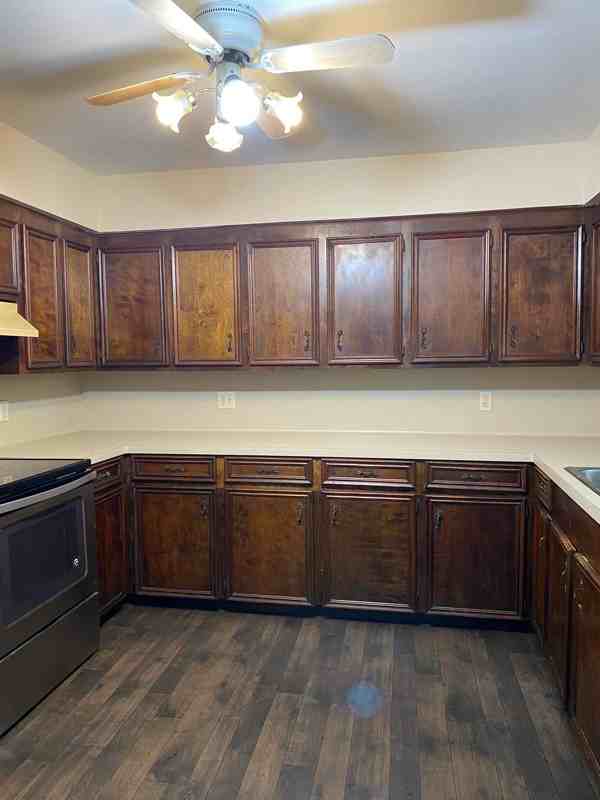 420 Wedgewood St - Photo 5 of 15