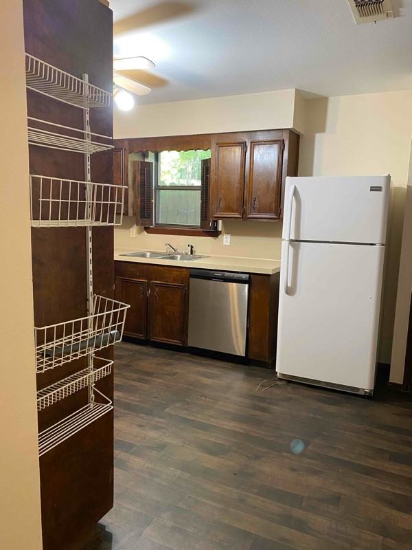 420 Wedgewood St - Photo 6 of 15