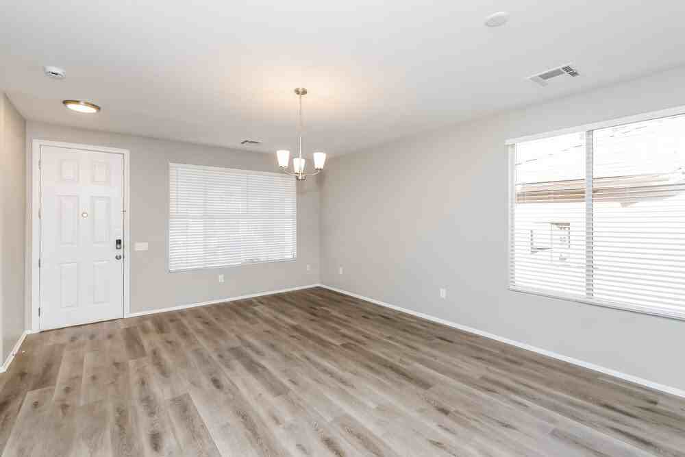 672 Prosser Creek Pl - Photo 7 of 17