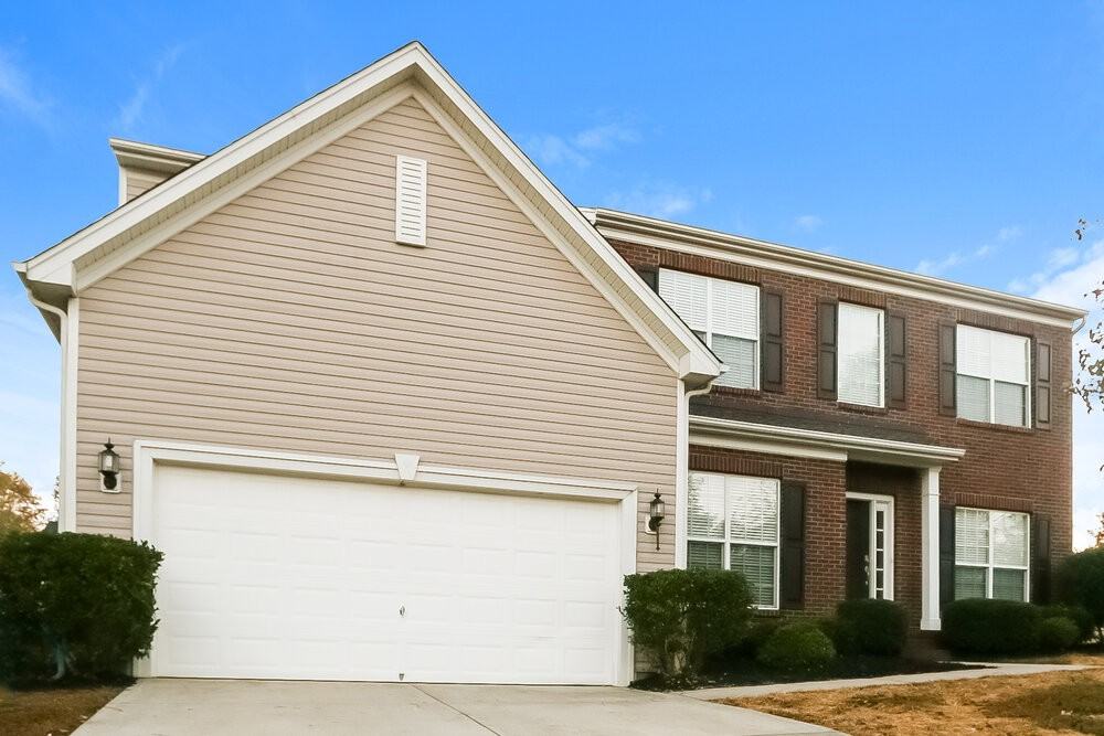 7215 Hathaway Ct - Photo 5 of 17