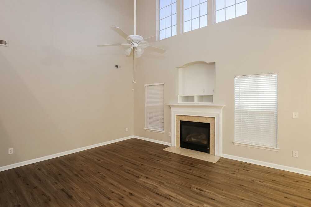 7215 Hathaway Ct - Photo 6 of 17