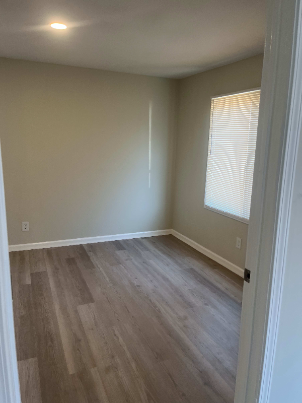 4028 Myrtle Ave - Photo 3 of 10