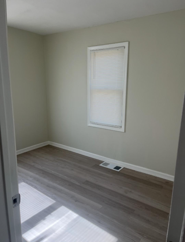 4028 Myrtle Ave - Photo 7 of 10