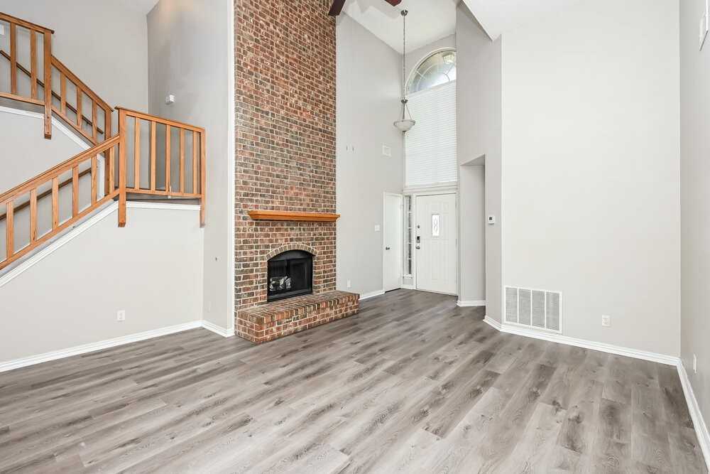 4327 Meriden Ct - Photo 4 of 17