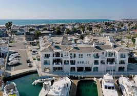 2600 Newport Place Dr #310 - Photo 5 of 12