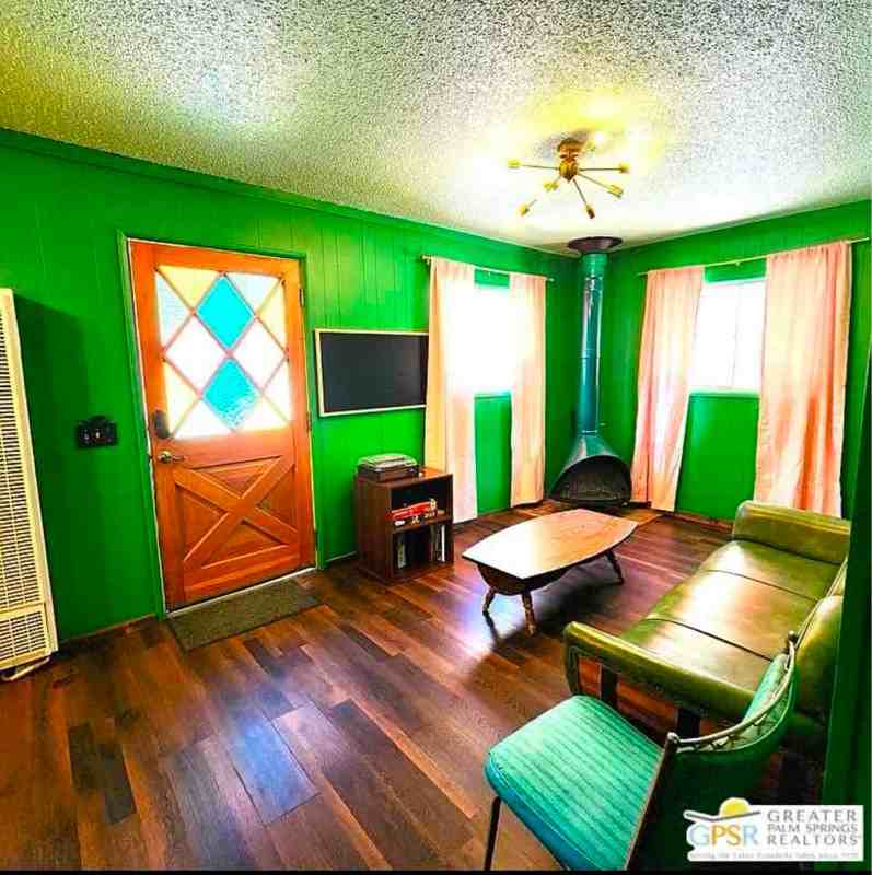 25305 Marion Ridge Dr #1 - Photo 4 of 6