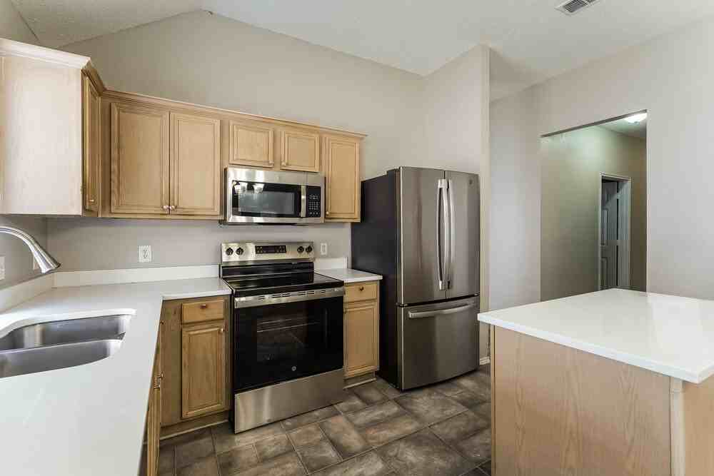 4612 Parkmount Dr - Photo 7 of 16