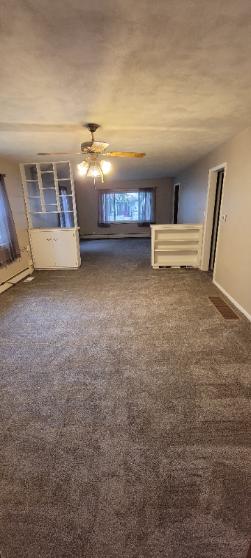 922 Governor St - Photo 3 of 14