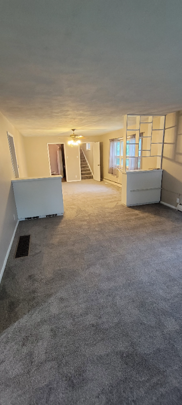 922 Governor St - Photo 4 of 14