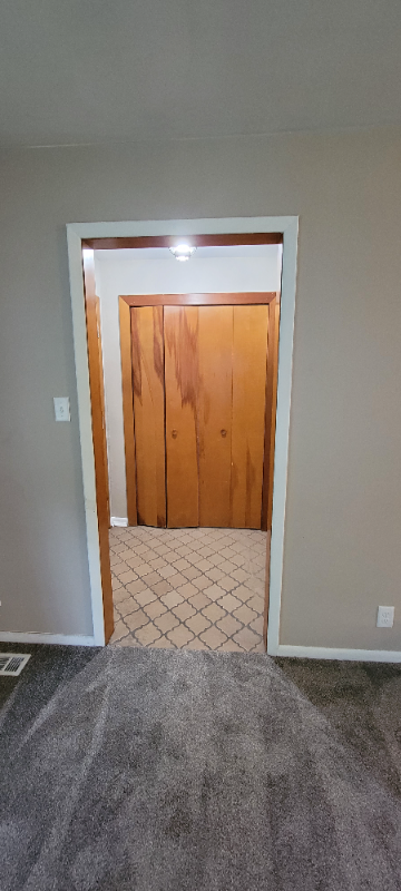 922 Governor St - Photo 5 of 14