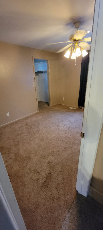 922 Governor St - Photo 7 of 14