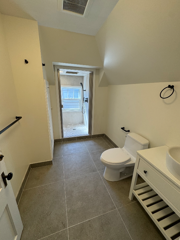 79 College St #3A - Photo 3 of 8