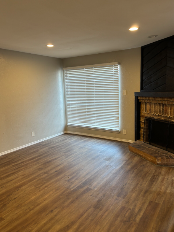 6028 Stoneybrook Dr - Photo 2 of 13