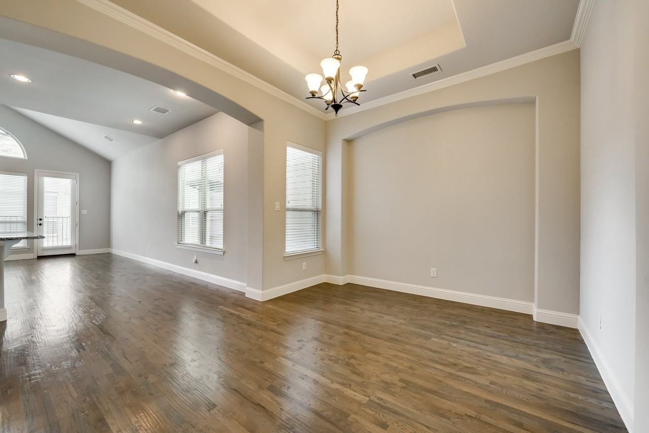 923 Whitehall Dr - Photo 6 of 20