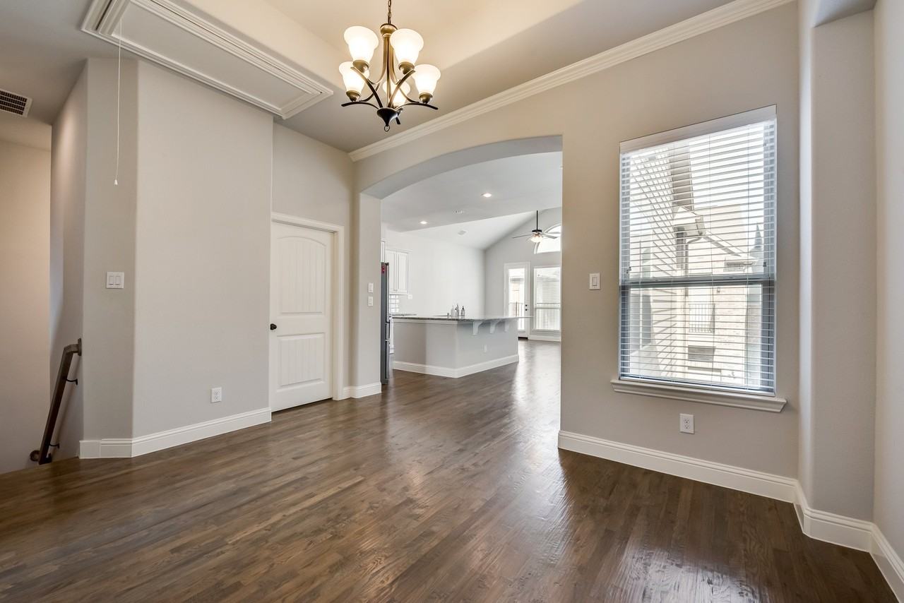 923 Whitehall Dr - Photo 7 of 20