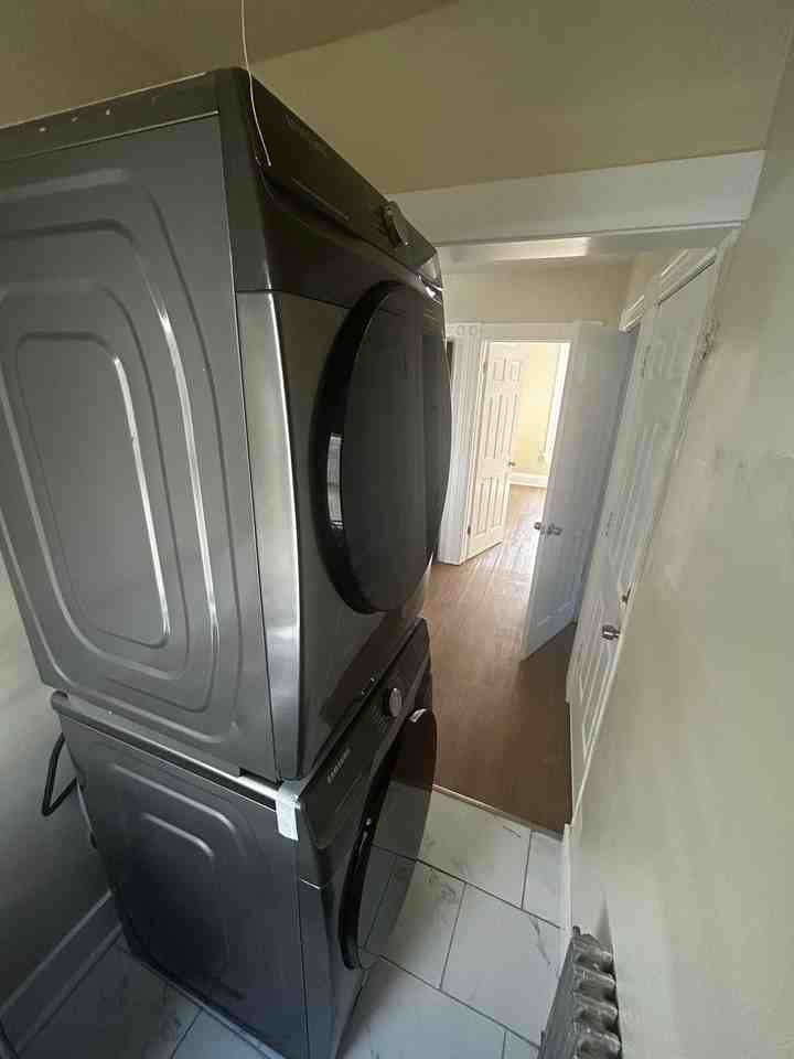 18 Roberts St #2 - Photo 6 of 6