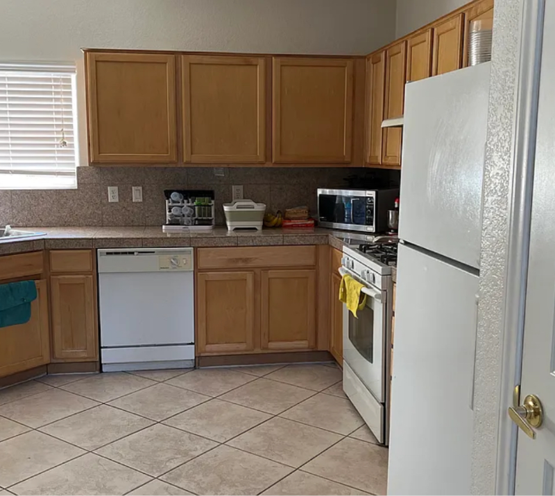 3553 Saint Nazaire Ave - Photo 5 of 16