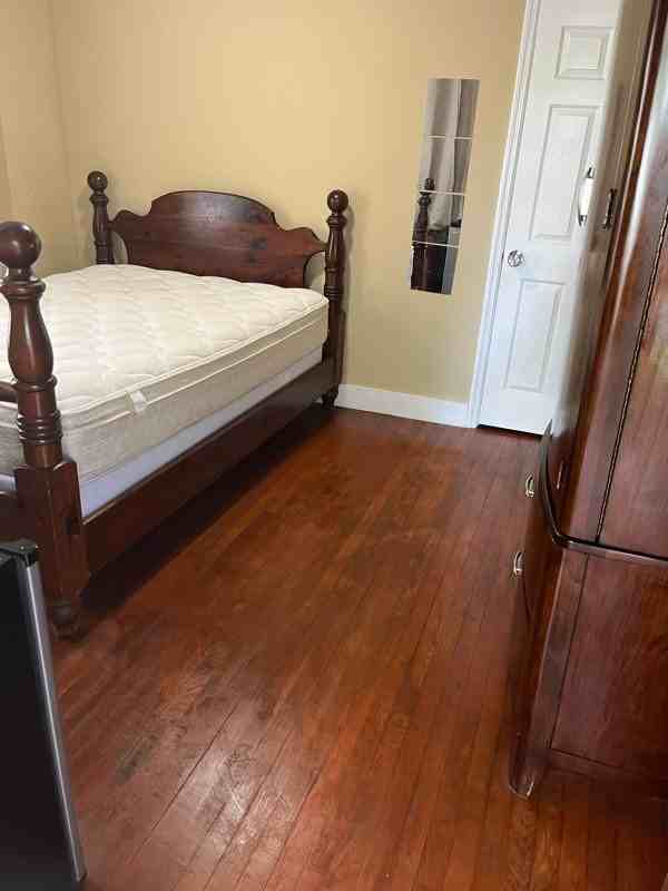 1045 Ontario St - Photo 2 of 13