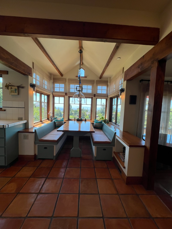 3266 Robinson Dr - Photo 5 of 20