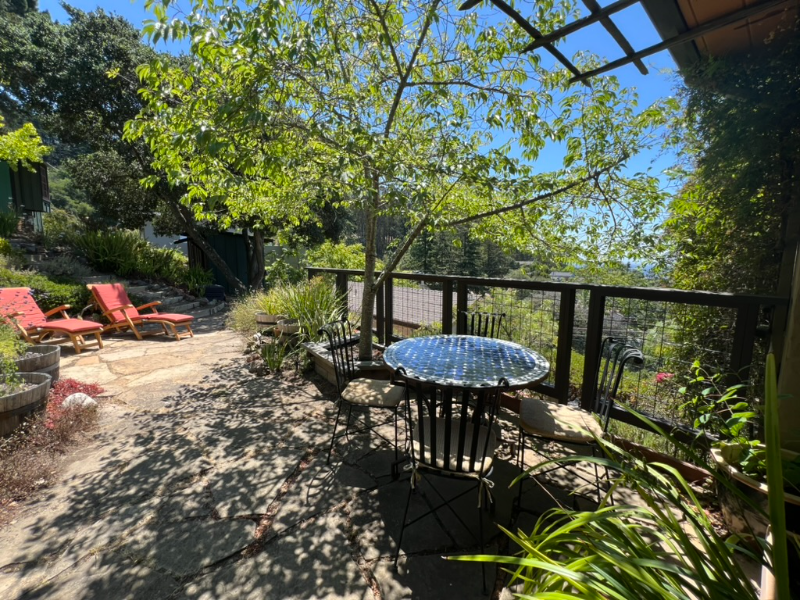 3266 Robinson Dr - Photo 6 of 20