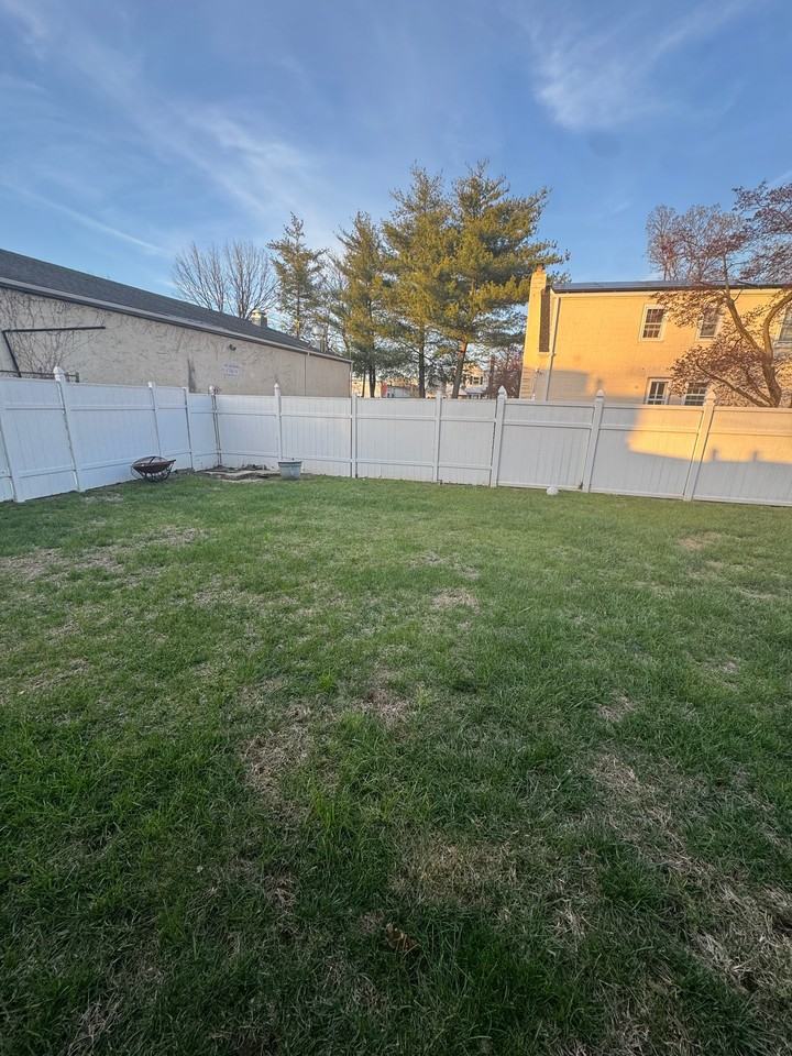320 Massachusetts Ave - Photo 3 of 6