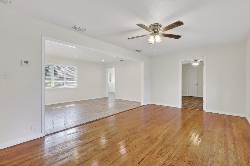 4634 Weir Dr - Photo 4 of 23