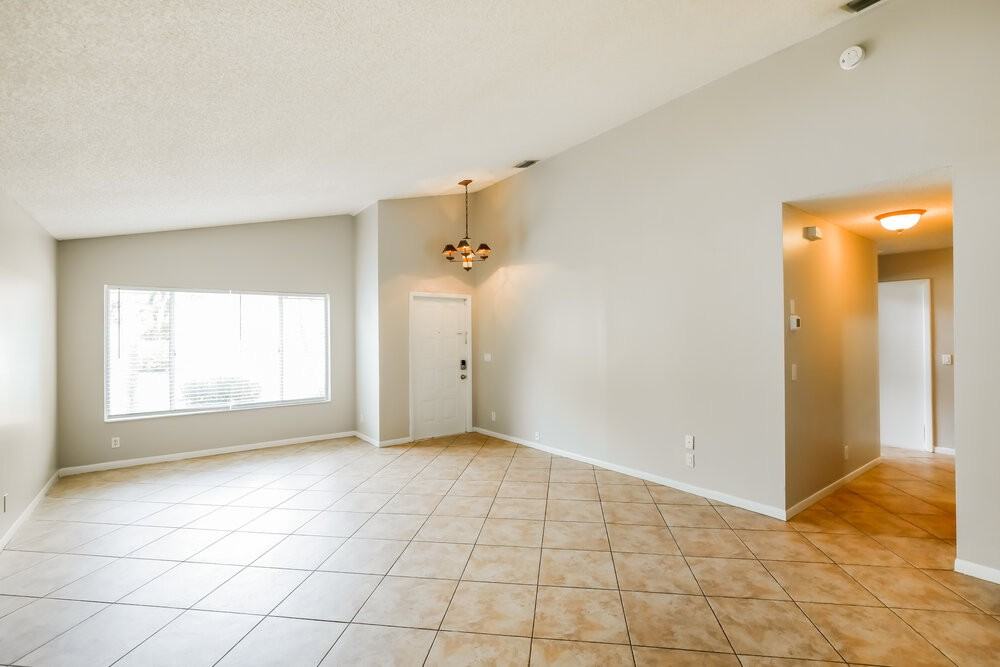 6642 Nw 42nd Ave - Photo 4 of 16