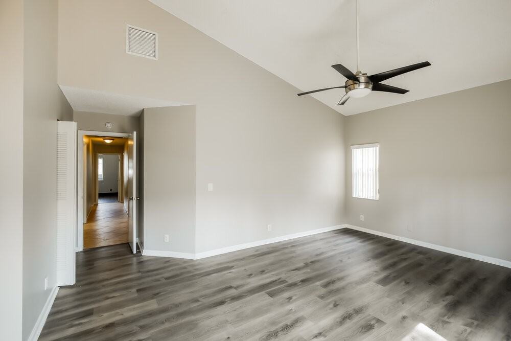 6642 Nw 42nd Ave - Photo 7 of 16