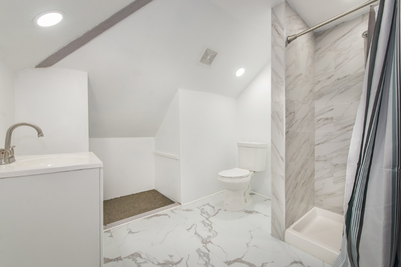 233 Glenwood Ave - Photo 3 of 8