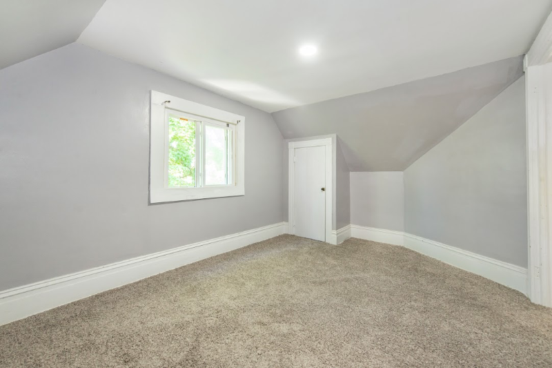 233 Glenwood Ave - Photo 6 of 8