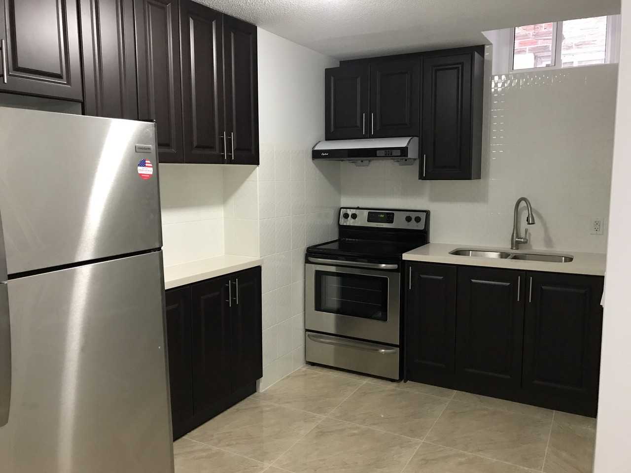 Queen West Bedroom in 3 Bedrooms Unit for RENT - Photo 5 of 12