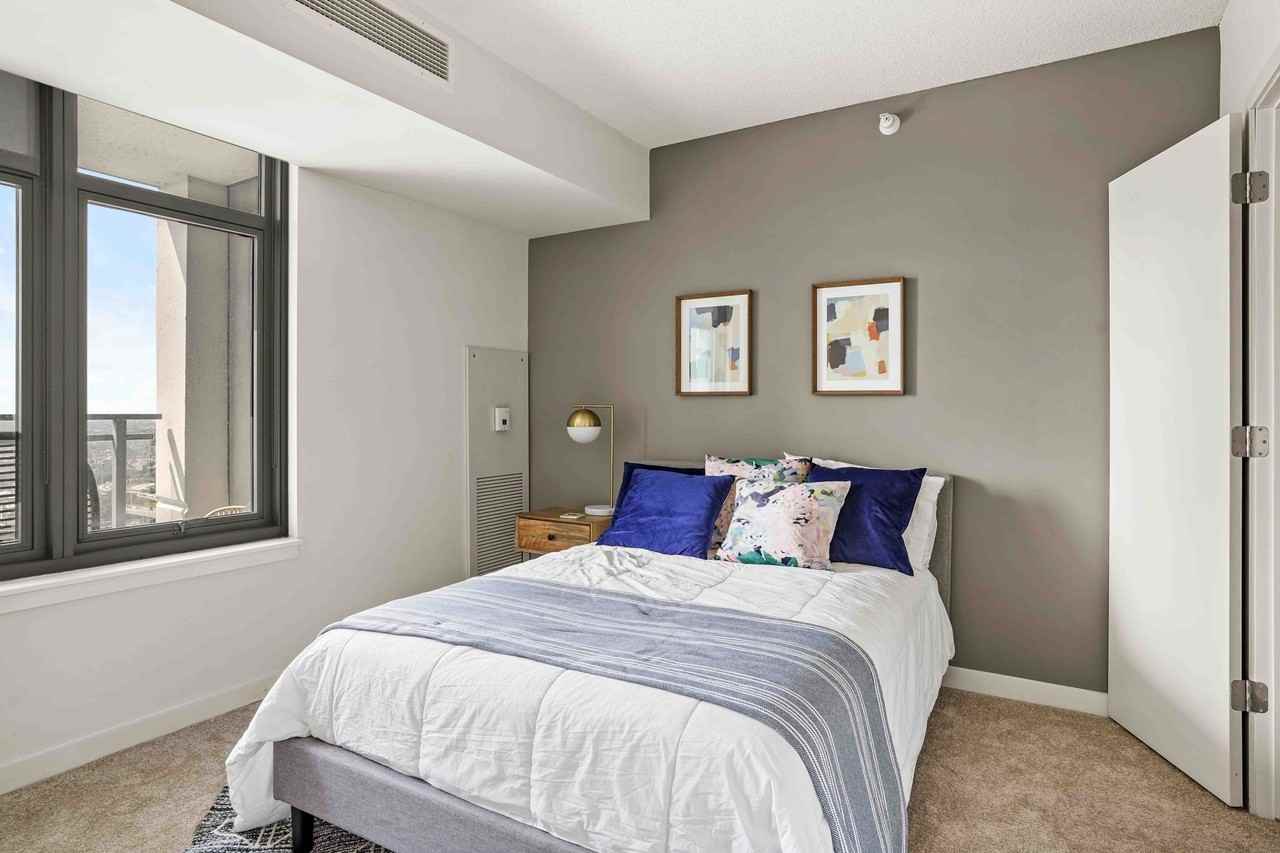 573 W Kinzie St - Photo 3 of 8