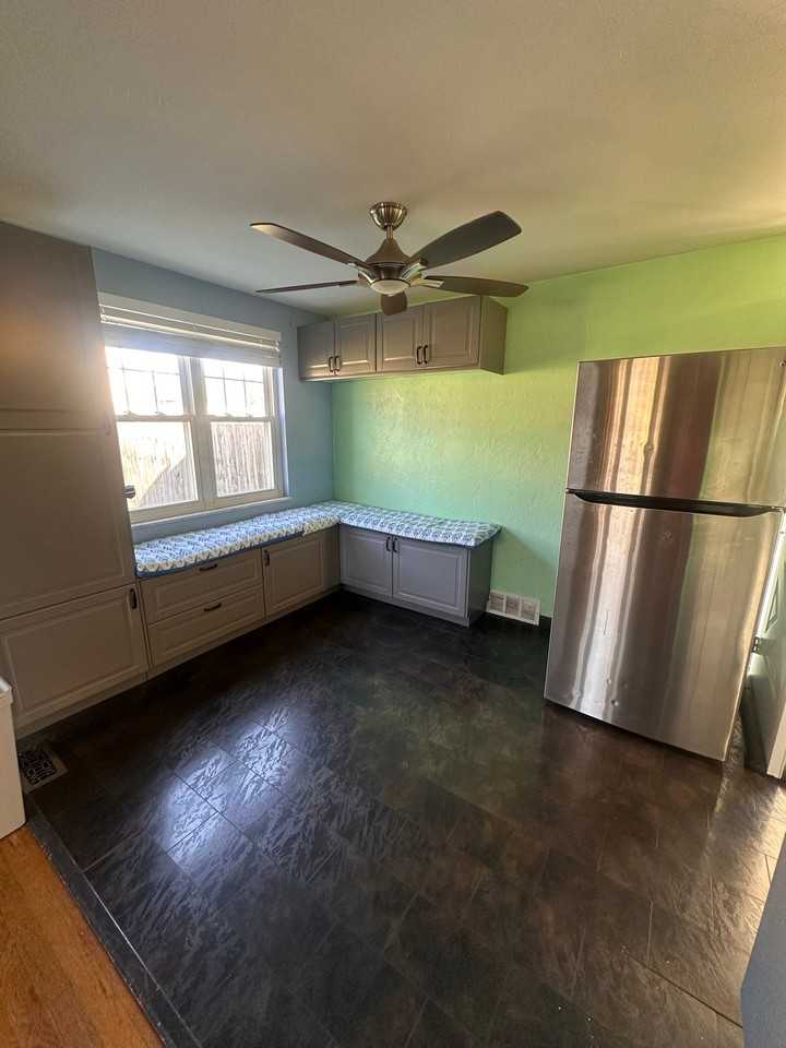 206 Valleyvale Dr - Photo 2 of 17