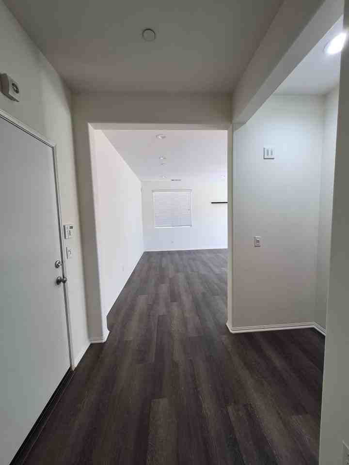 561 Moonlight Dr - Photo 2 of 12