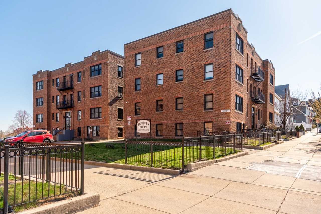 4-7 Sherborn Court 463-475 Broadway - Photo 2 of 15