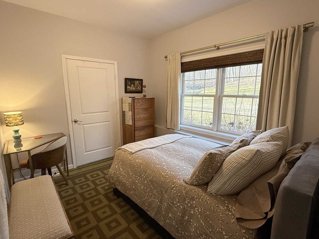 20 Maple Hill Rdg - Photo 2 of 4