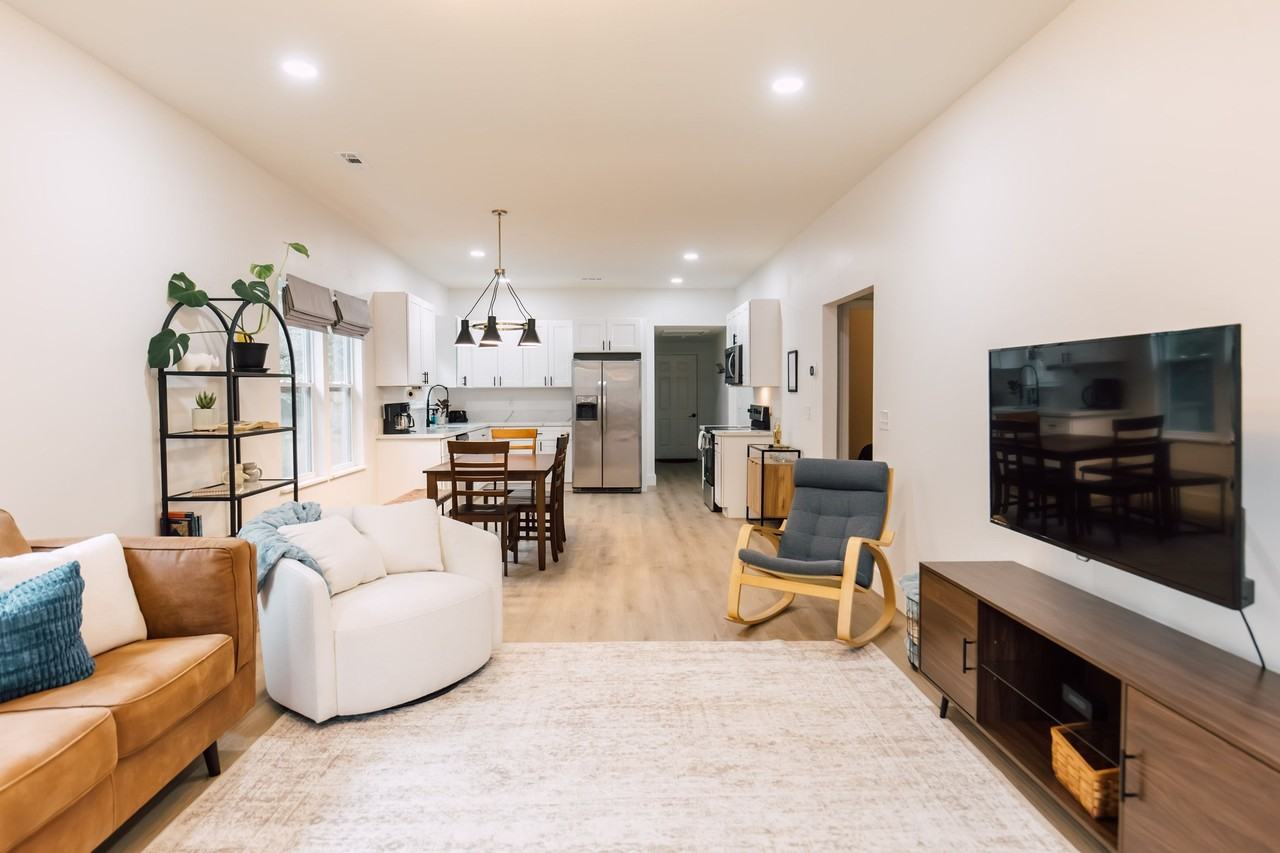 215 Kerr Ave - Photo 3 of 19