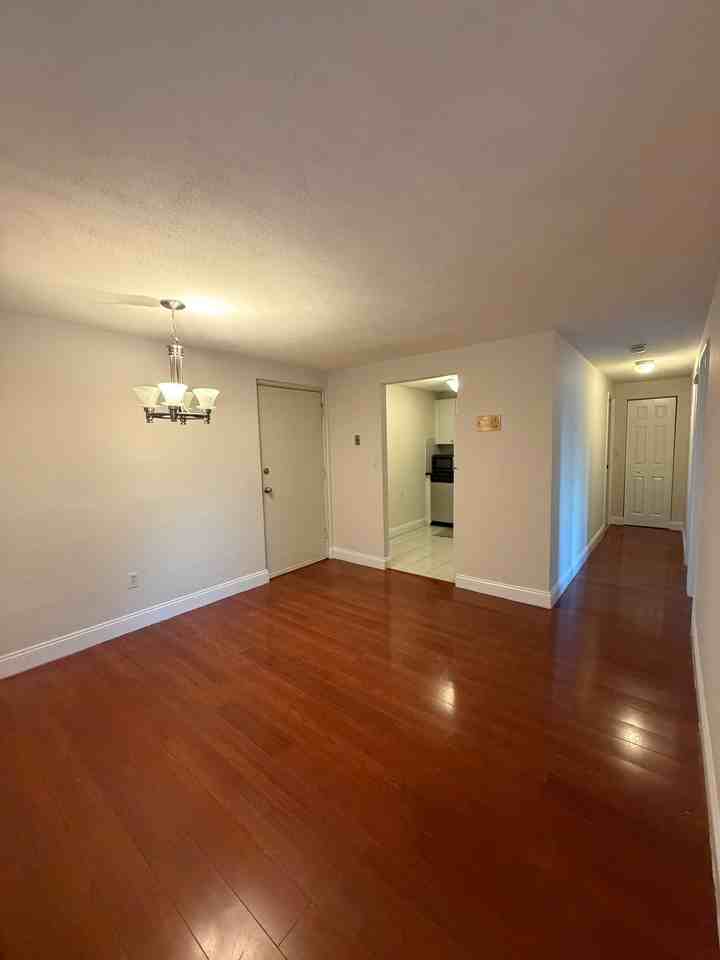 215 Winter St - Photo 2 of 8