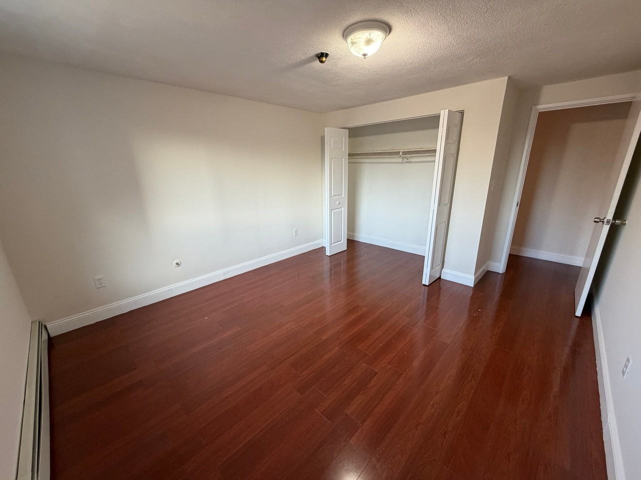 215 Winter St - Photo 6 of 8