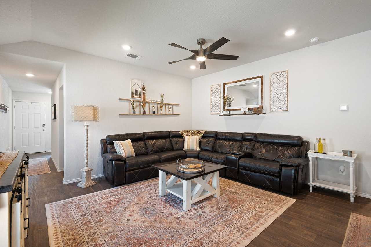 140 Skipping Stone Ln - Photo 5 of 20