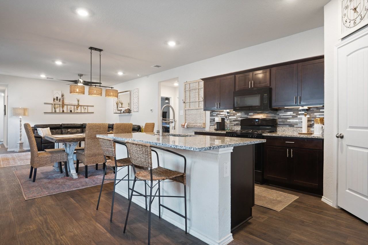 140 Skipping Stone Ln - Photo 7 of 20