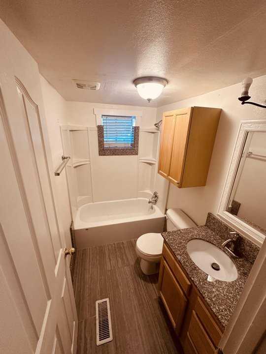 844 S Roberta St #1 - Photo 3 of 11