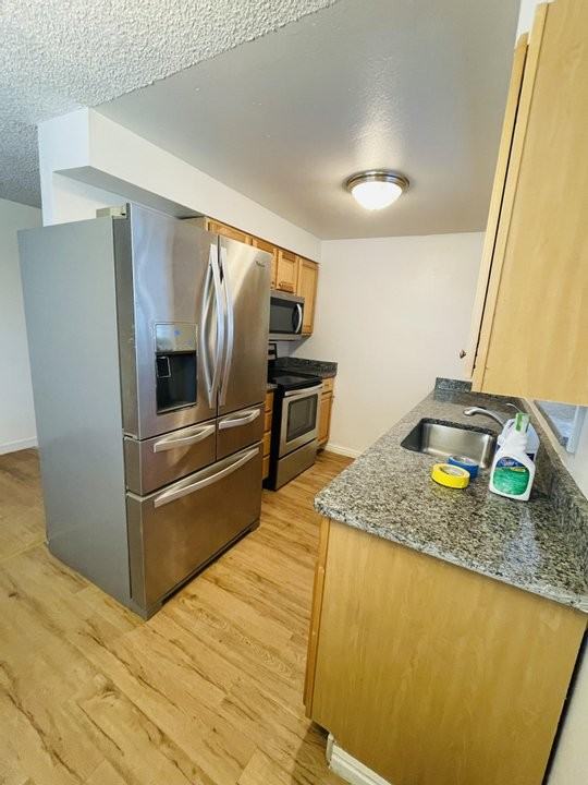 844 S Roberta St #1 - Photo 5 of 11