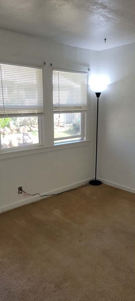 816 1/2 W Marlette St - Photo 2 of 10