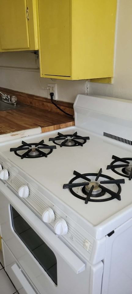 816 1/2 W Marlette St - Photo 6 of 10