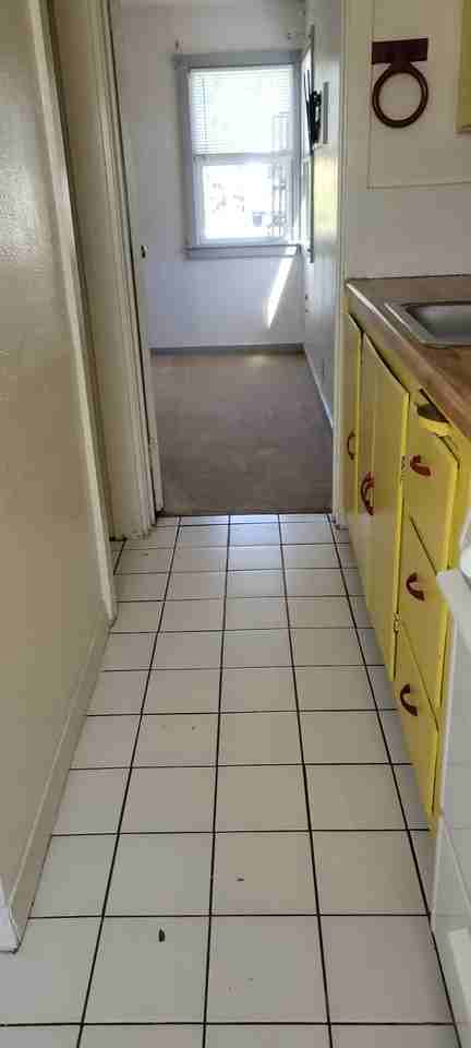 816 1/2 W Marlette St - Photo 7 of 10