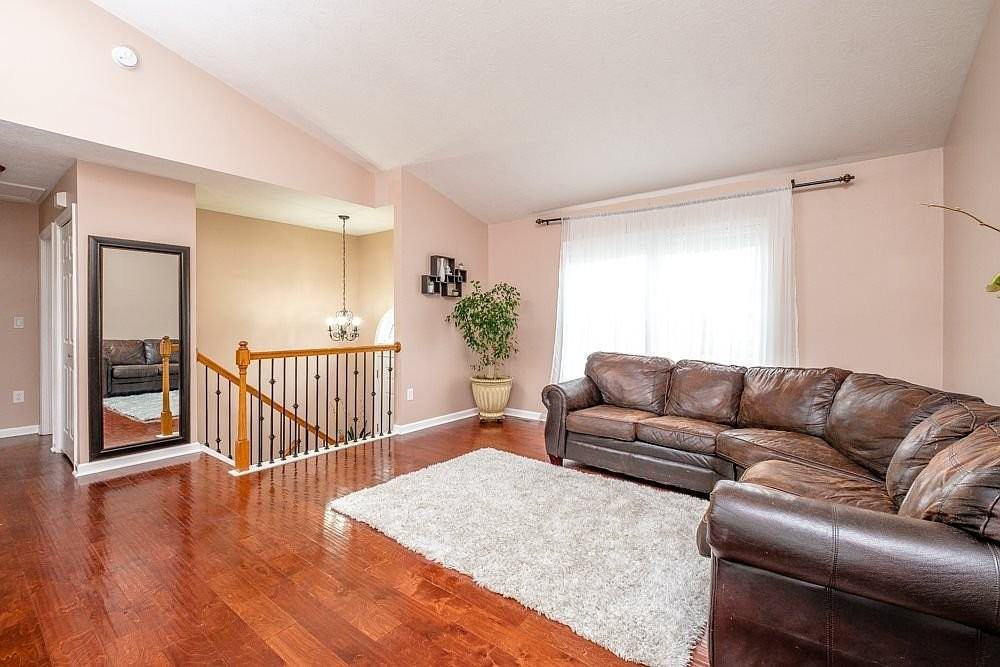 1380 Stonechris Dr - Photo 5 of 17